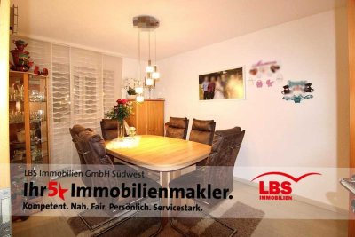**Charmante 4-Zimmer Wohnung in einem 2-Familienhaus**