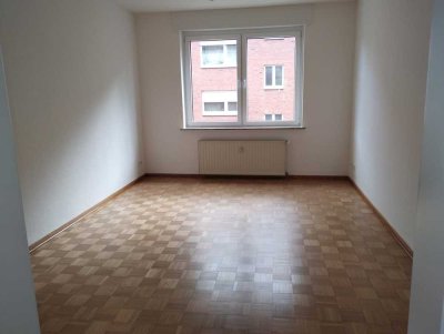frisch modernisierte 4-Zimmer Wohnung