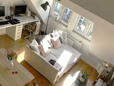 +++ Seltene Gelegenheit – Hochwertig renovierte Maisonettewohnung mit besonderem Flair +++