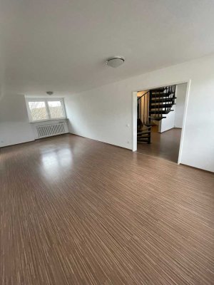 Helle 3-Zimmer Maisonette Wohnung in Essen-Huttrop