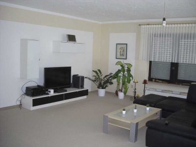 Attraktive 5 Zimmer-Wohnung im EG  in Großwallstadt