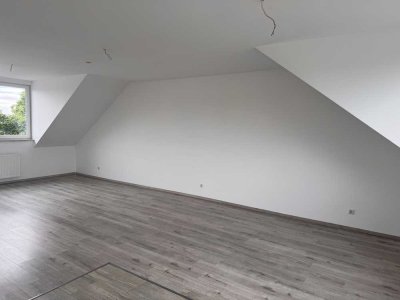 Zentrale Geschmackvolle 2-Zimmer-Dachgeschosswohnung in Bergisch Gladbach