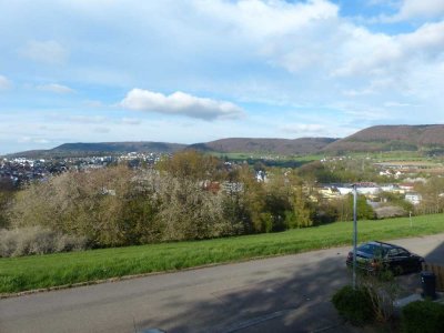 Hochwertig ausgestattete 4-Zimmer Wohnung mit Terrasse und Garten in stadtnaher Wohnlage