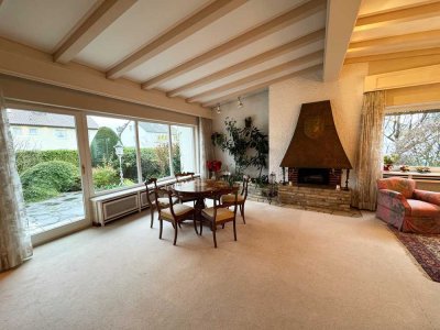 Eleganter Bungalow in Winkelbauweise – Ruhige Lage nahe den Weinbergen von Hochheim