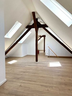 Erstbezug nach Sanierung: Schöne, sehr helle 6-Raum-Maisonette-Wohnung mit EBK in Essen Frohnhausen