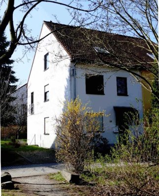 Günstige 5-Zimmer-Doppelhaushälfte in Dresden Langebrück/Schönborn