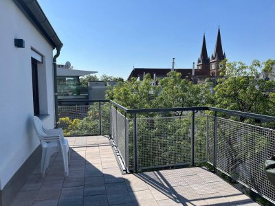 Sonnige 2,5 Zi-Dachwohnung mit 18m² Südterrasse &amp; Tiefgarage - saniertes Haus, 1180 Währing
