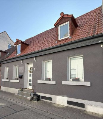 Germersheim Großfamilie und/oder Homeoffice: Außergewöhnliches Reihenhaus in mediterranem Stil