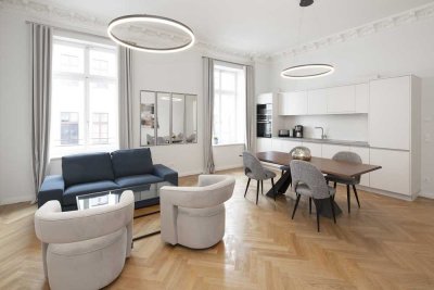 Stilvoller sanierter Altbau-Traum mit Charme und "Parisienne"-Balkon