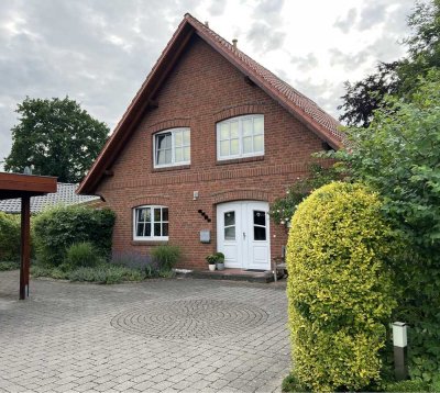 Schönes Einfamilienhaus im Landhausstil