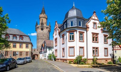Exklusive, modernisierte 2-Zimmer-Wohnung mit Einbauküche in Friedberg (Hessen)