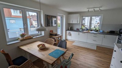 5-Zimmer-Wohnung mit Balkon und EBK in Ludwigsburg-Ossweil