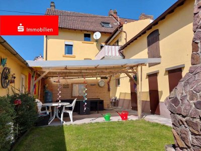 2-Familienhaus in direkter Feldrandlage von Frankfurt-Sindlingen