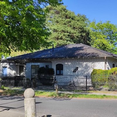 Geräumiges EFH mit großem Garten, Sauna und raffiniertem Schnitt