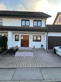 Willkommen in Ihrem neuen Zuhause! Renoviertes Reihenmittelhaus