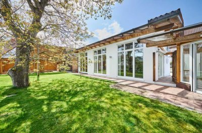 Für den Käufer provisionsfrei! - Stilvolles Ambiente garantiert - 
Haus m. Einliegerwhg.- neuwertig