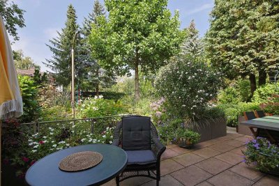 Wohnen wie im EFH: Luxuriös ausgestattete Komfortwohnung mit herrlichem Gartengrundstück und TG