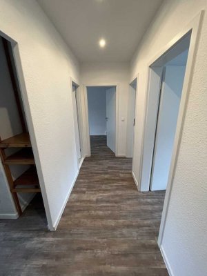 helle 3 Raumwohnung mit Balkon