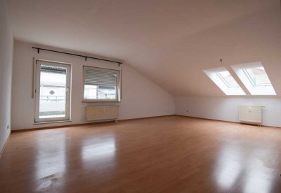 Helle 4,5-Zimmer Dachgeschosswohnung mit Balkon in Pforzheim Südoststadt