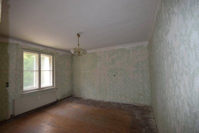 "GROSSVEITSCH - Renovierungsbedürftige 2 Zimmer Wohnung im Naturparadies"