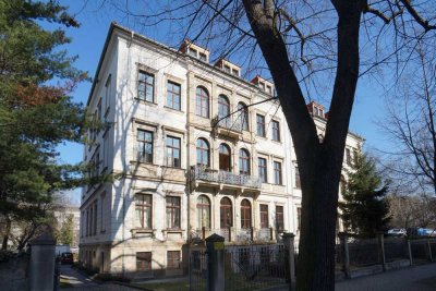 Im Regierungsviertel: Lift + Wanne