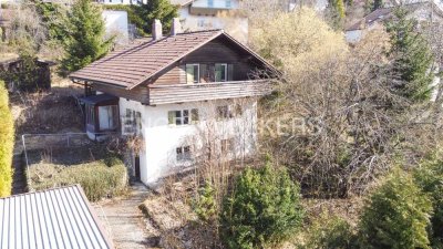 Altbestand mit großzügigem Grundstück und Garage