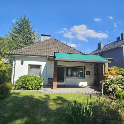 Freistehendes Einfamilienhaus auf großem Grundstück in Köln-Weiden