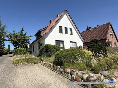 Lübeck Siedlung Dornbreite: EFH mit 100 m² Wohn-Nutzfläche und 5 Zimmern Vollkeller auf 570 m² Eigen