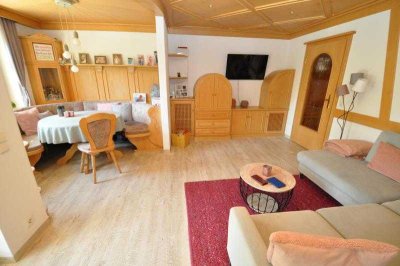 Gaienhofen: möblierte 2-Zimmerwohnung mit Balkon, EBK und Seesicht - frei ab 01.10.25