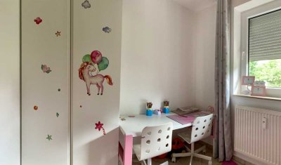 Helle 2,5-Zimmer-Wohnung mit Balkon & TG-Stellplatz