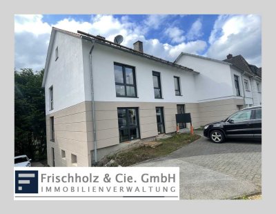 Dachgeschossjuwel: 3-Zimmer-Wohnung in umfassend modernisiertem Wohnhaus