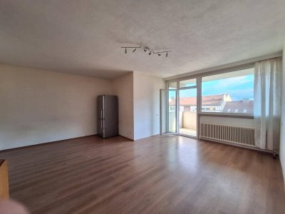 Super eingeteilte Wohnung mit Renovierungsbedarf!