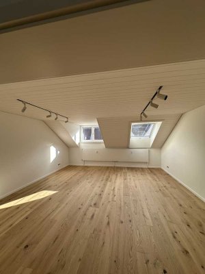 Exklusive 4-Zimmer Dachgeschosswohnung in München-Sendling