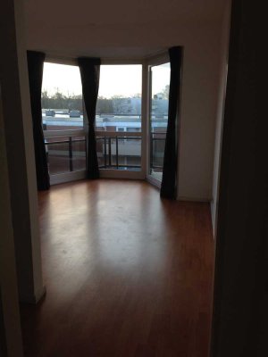 Modernisierte 2-Zimmer-Wohnung mit Balkon in Pinneberg