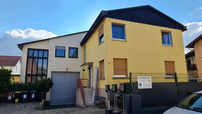 Große Dachgarten-Whg, darunter Gewerbehalle, Vorderhaus,  - MFH