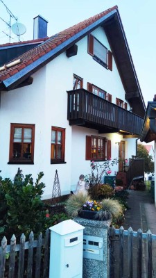 Gepflegte DHH, 300m vom See, fünf Zimmer, Garage, Stellplatz z.B. Boot/Wohnmobil Utting am Ammersee