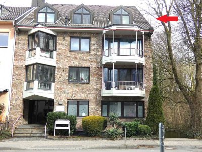 Aachen-Laurensberg! In zwei Wohneinheiten aufgeteilte Eigentumswohnung mit Stellplatz.