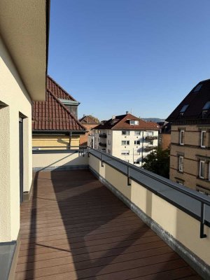 Penthouse-Feeling in Stuttgart:  Rundum-Balkon & TG-Stellplatz (saniert 2024)