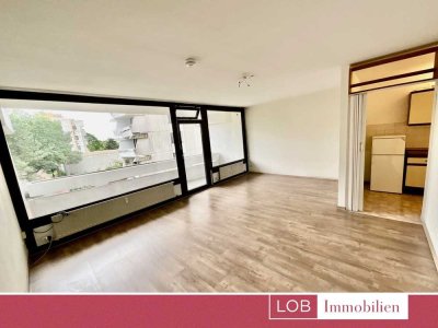 Schickes Appartement mit großem Balkon + EBK.  /  Sofort FREI