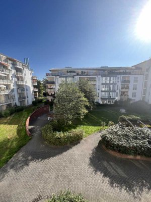 ++Attraktive Kapitalanlage++ Vermietete 2-Raumwohnung mit EBK, Doppelparker, Balkon