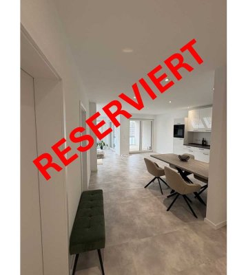 RESERVIERT! Helle moderne 2-Zimmer Wohnung mit Balkon in ruhiger Lage