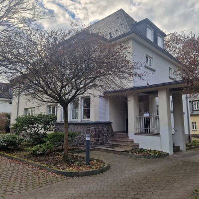Individueller Schnitt - frisch renoviert - Wohnen in einer schönen Villa in Radebeul-Mitte