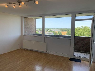 Frisch renovierte 1-Zimmer-Nichtraucher-Wohnung mit Westblick und Loggia in Neukirchen-Vluyn