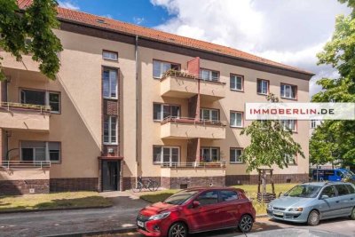 IMMOBERLIN.DE - Frisch renovierte Altbauwohnung mit Südterrasse