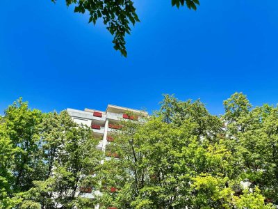 Und über Ihnen nur der Himmel!
Freie drei Zimmer Dachterrassen Wohnung in Regensburg!