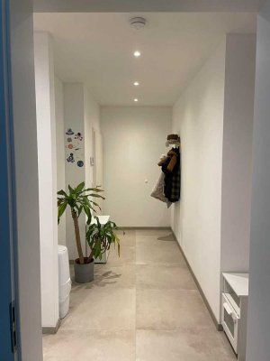 Schöne Souterrain Wohnung 60 qm Neubau zw. Köln und Aachen 2-Zi.