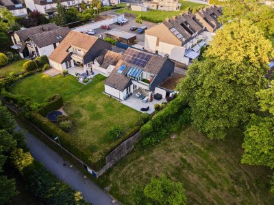 Wohnen am Grünzug – hochwertig modernisiertes Einfamilienhaus mit PV-Anlage, und traumhaftem Garten