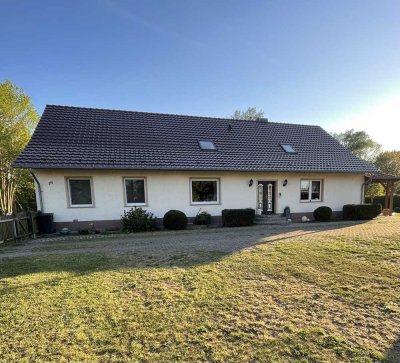 Großes freistehendes Einfamilienhaus