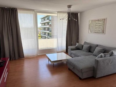 Schöne lichtdurchflutete & voll möblierte Wohnung mit 3 Zimmern
