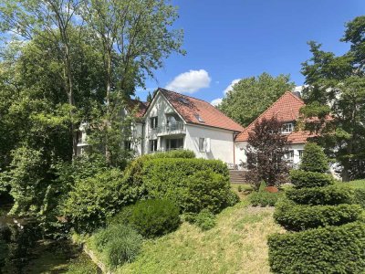Energieeffizienzklasse B und Flussblick bietet diese barrierefreie Terrassenwohnung in bester Lage..